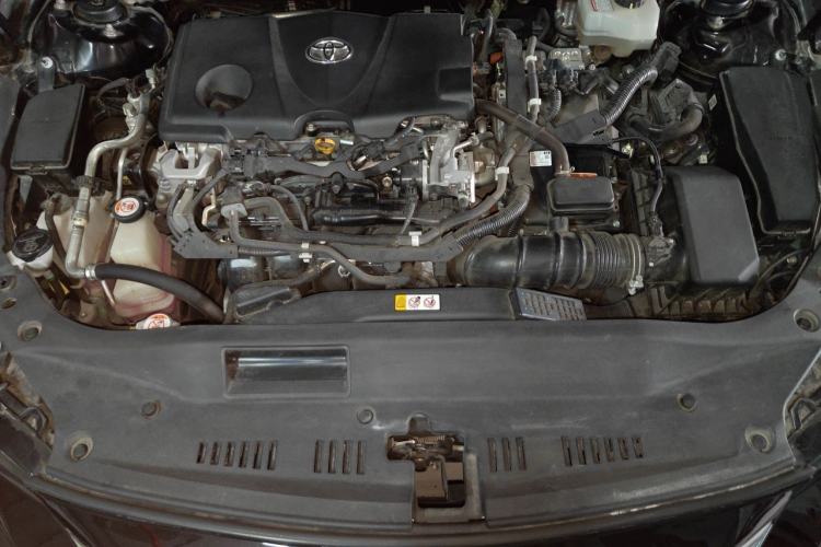 Used Toyota Avalon 2019 Dual-Engine 2.5L Limited Flagship Edition China VI Standard Engine Bay