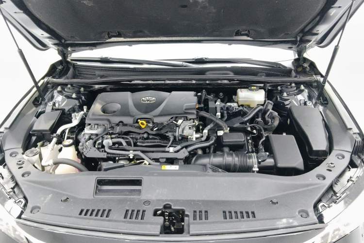 Used Toyota Avalon 2019 Dual-Engine 2.5L Luxury Edition China VI Standard Engine Bay