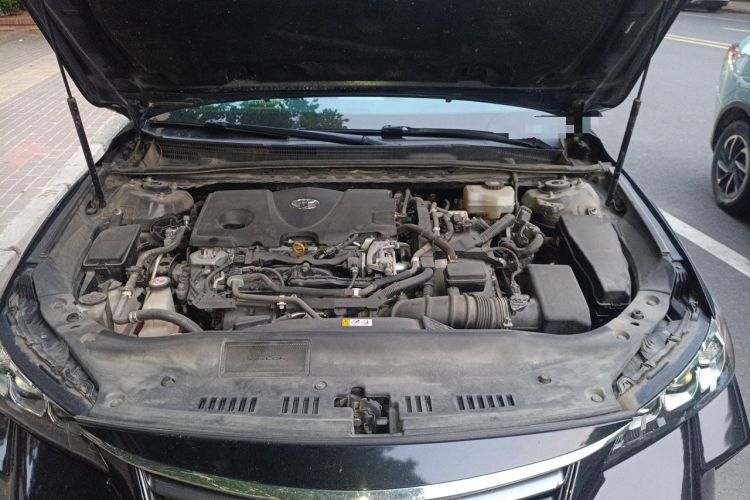 Used Toyota Avalon 2019 Dual-Engine 2.5L Luxury Edition China VI Standard Engine Bay