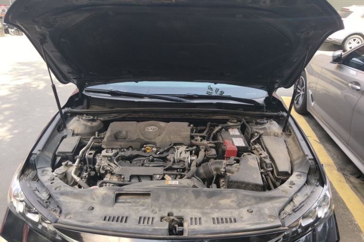 Used Toyota Avalon 2019 2.5L Touring Premium Version China VI Standard Engine Bay