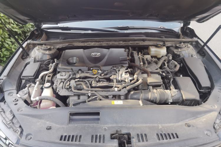 Used Toyota Avalon 2019 Dual-Engine 2.5L XLE Prestige Version China VI Standard Engine Bay