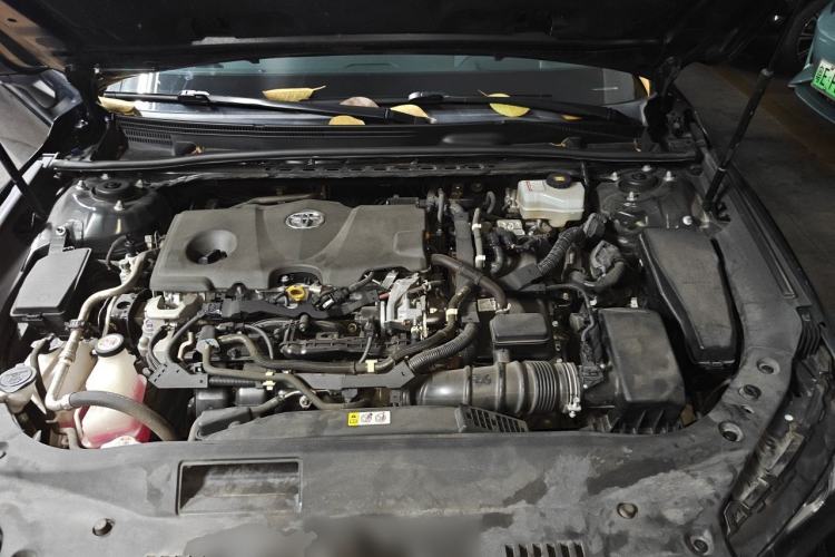 Used Toyota Avalon 2019 Dual-Engine 2.5L Luxury Edition China VI Standard Engine Bay