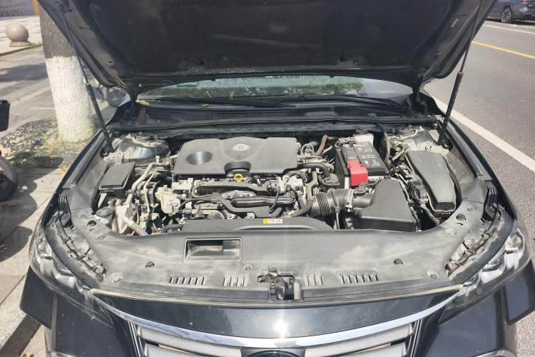 Used Toyota Avalon 2019 2.0L Luxury Edition China VI Standard Engine Bay