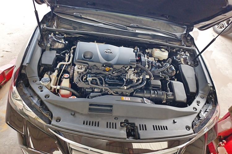 Used Toyota Avalon 2019 Dual-Engine 2.5L Luxury Edition China VI Standard Engine Bay