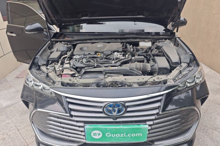 Used Toyota Avalon 2019 Dual-Engine 2.5L XLE Prestige Version China VI Standard Engine Bay