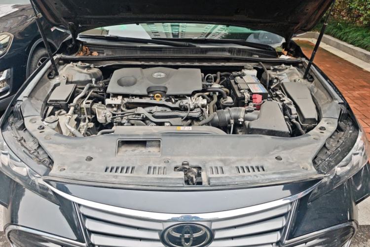 Used Toyota Avalon 2019 2.0L Luxury Edition China VI Standard Engine Bay