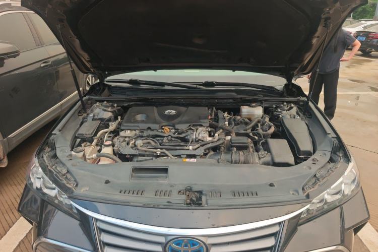 Used Toyota Avalon 2019 Dual-Engine 2.5L Limited Flagship Edition China V Standard Engine Bay