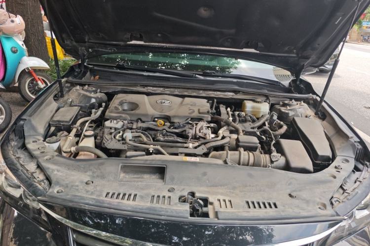 Used Toyota Avalon 2019 Dual-Engine 2.5L Luxury Edition China VI Standard Engine Bay