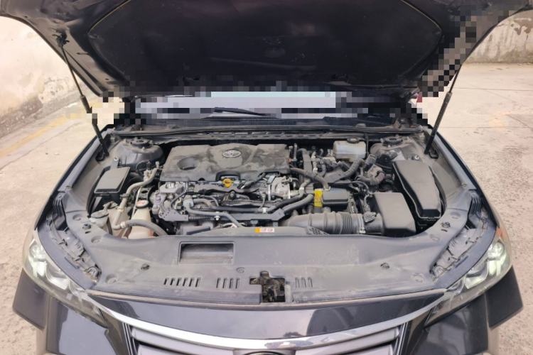 Used Toyota Avalon 2019 Dual-Engine 2.5L XLE Prestige Version China VI Standard Engine Bay