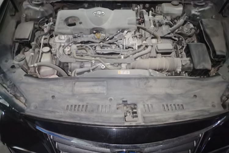Used Toyota Avalon 2019 Dual-Engine 2.5L Luxury Edition China VI Standard Engine Bay
