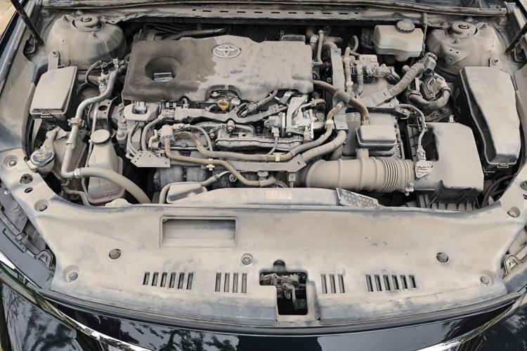 Used Toyota Avalon 2019 Dual-Engine 2.5L XLE Prestige Version China VI Standard Engine Bay