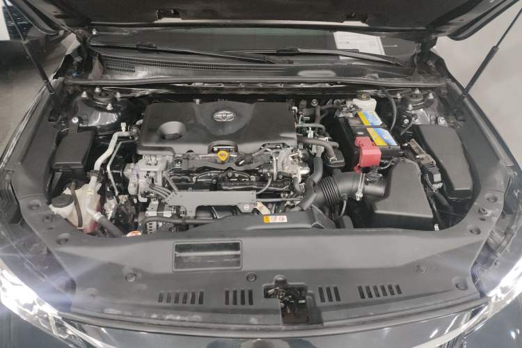 Used Toyota Avalon 2019 2.5L Ambition Version China VI Standard Engine Bay