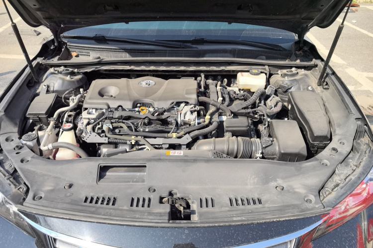 Used Toyota Avalon 2019 Dual-Engine 2.5L Luxury Edition China VI Standard Engine Bay