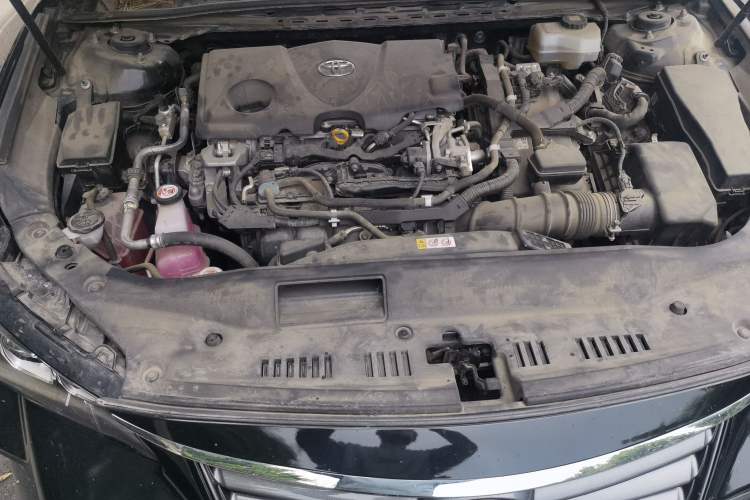 Used Toyota Avalon 2019 Dual-Engine 2.5L XLE Prestige Version China VI Standard Engine Bay