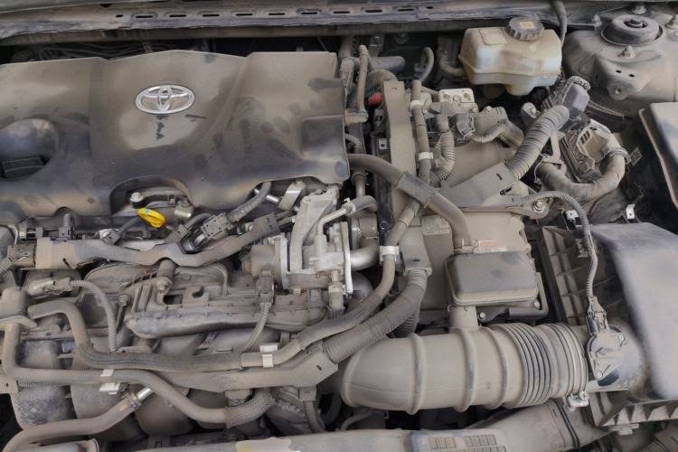 Used Toyota Avalon 2019 Dual-Engine 2.5L Luxury Edition China VI Standard Engine Bay