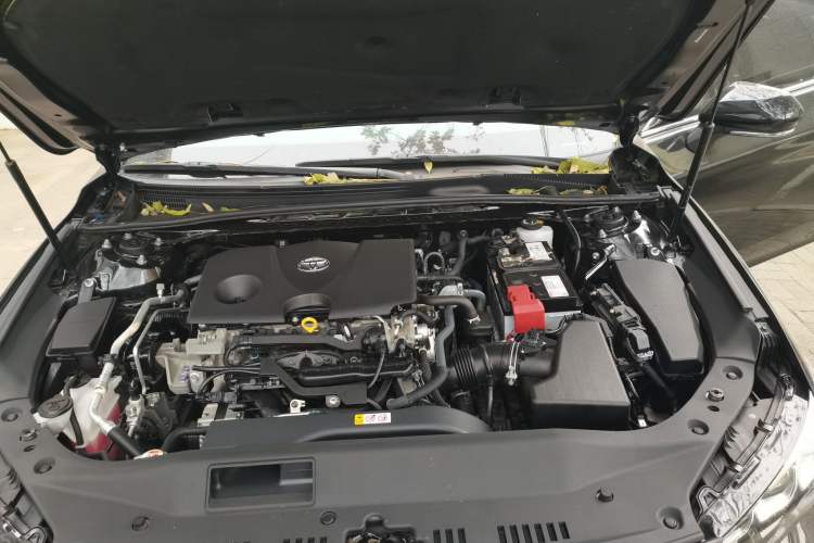 Used Toyota Avalon 2019 2.0L Luxury Edition China VI Standard Engine Bay