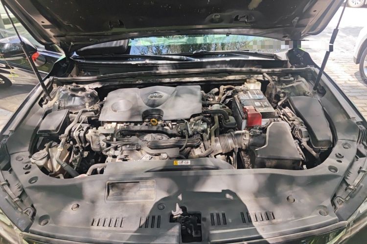 Used Toyota Avalon 2019 2.0L Luxury Edition China VI Standard Engine Bay