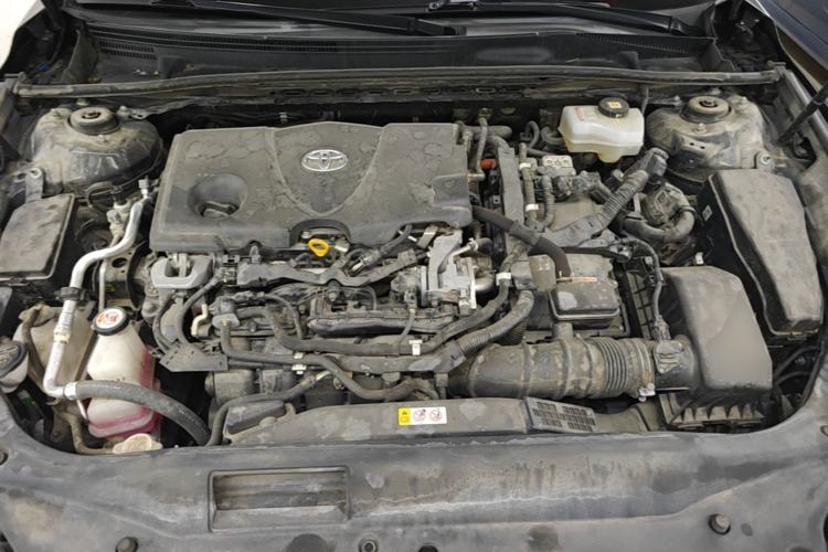 Used Toyota Avalon 2019 Dual-Engine 2.5L XLE Prestige Version China VI Standard Engine Bay