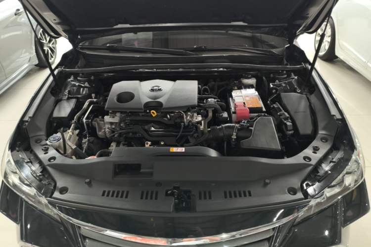 Used Toyota Avalon 2019 2.0L Luxury Edition China VI Standard Engine Bay
