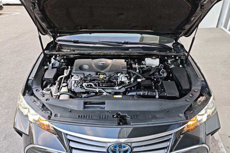 Used Toyota Avalon 2019 Dual-Engine 2.5L Luxury Edition China VI Standard Engine Bay