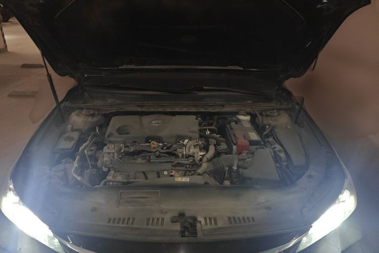 Used Toyota Avalon 2019 2.5L Touring Premium Version China VI Standard Engine Bay