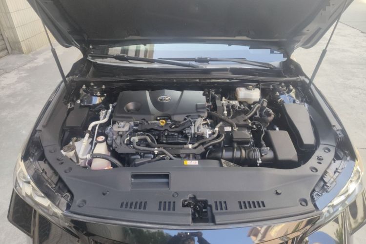 Used Toyota Avalon 2019 Dual-Engine 2.5L XLE Prestige Version China VI Standard Engine Bay