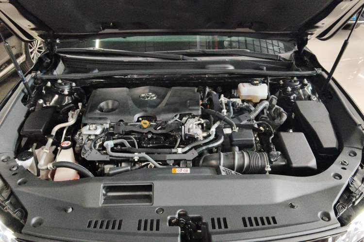 Used Toyota Avalon 2019 Dual-Engine 2.5L Luxury Edition China VI Standard Engine Bay