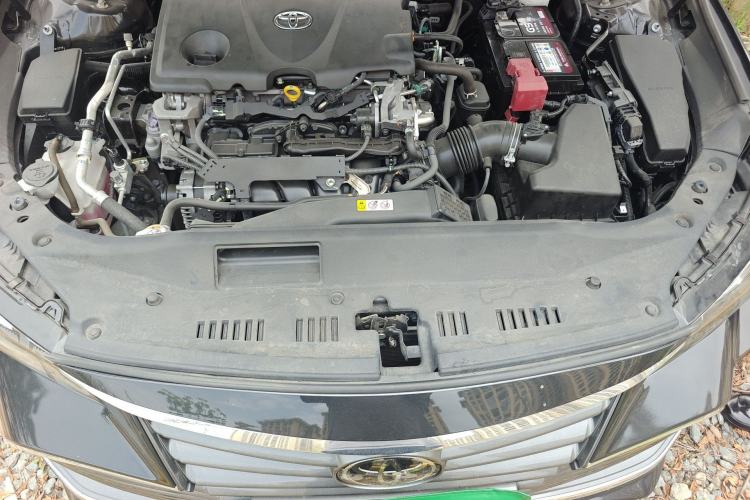 Used Toyota Avalon 2019 2.5L Touring Premium Version China VI Standard Engine Bay