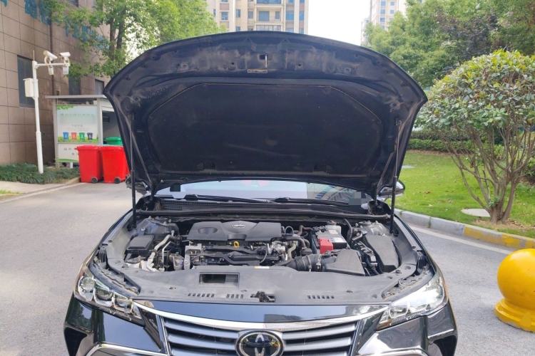 Used Toyota Avalon 2019 2.0L Luxury Edition China VI Standard Engine Bay