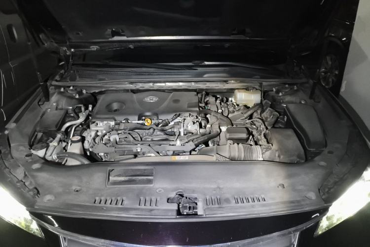 Used Toyota Avalon 2019 Dual-Engine 2.5L Luxury Edition China VI Standard Engine Bay