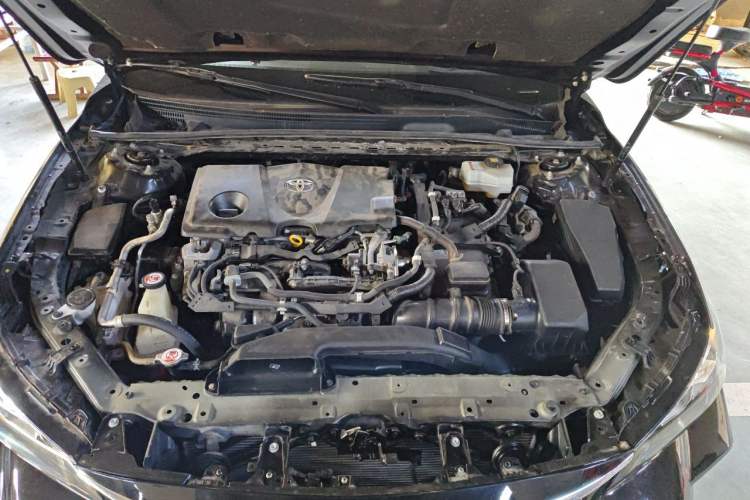 Used Toyota Avalon 2019 Dual-Engine 2.5L Limited Flagship Edition China VI Standard Engine Bay