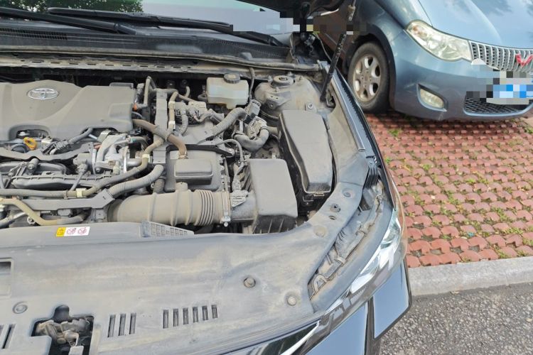 Used Toyota Avalon 2019 Dual-Engine 2.5L XLE Prestige Version China VI Standard Engine Bay Left