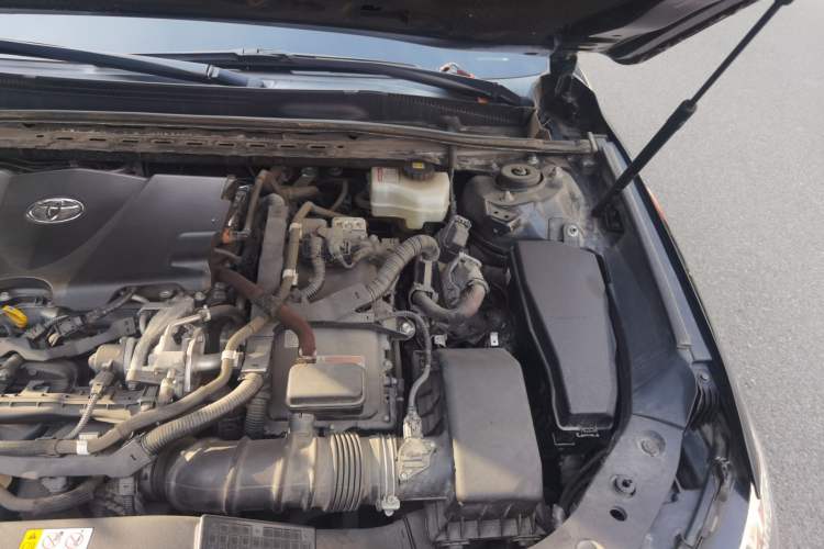 Used Toyota Avalon 2019 Dual-Engine 2.5L XLE Prestige Version China VI Standard Engine Bay Left