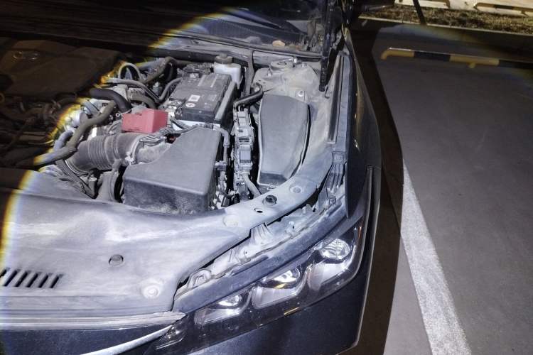 Used Toyota Avalon 2019 2.0L XLE Premium Edition China VI Engine Bay Left