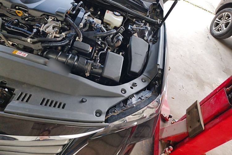 Used Toyota Avalon 2019 Dual-Engine 2.5L Luxury Edition China VI Standard Engine Bay Left