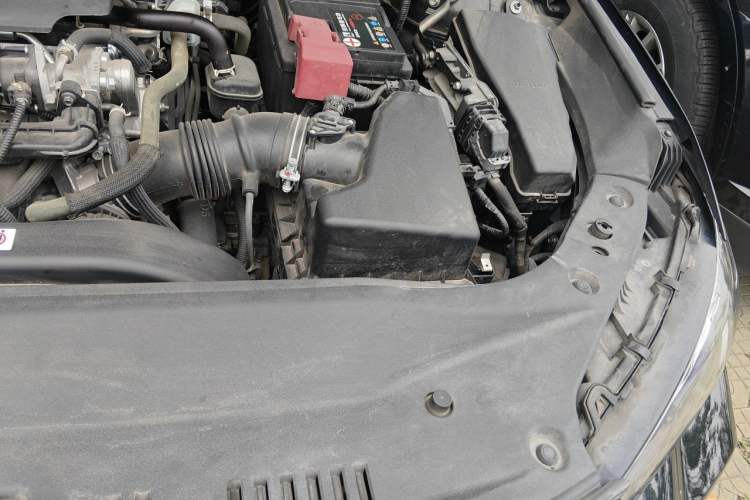 Used Toyota Avalon 2019 2.0L XLE Premium Edition China VI Engine Bay Left