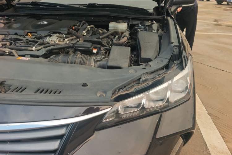 Used Toyota Avalon 2019 Dual-Engine 2.5L Limited Flagship Edition China V Standard Engine Bay Left