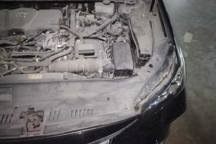 Used Toyota Avalon 2019 Dual-Engine 2.5L Luxury Edition China VI Standard Engine Bay Left