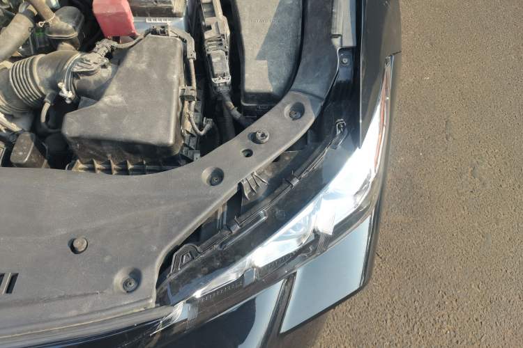 Used Toyota Avalon 2019 2.5L Touring Premium Version China VI Standard Engine Bay Left