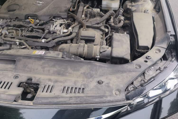 Used Toyota Avalon 2019 Dual-Engine 2.5L XLE Prestige Version China VI Standard Engine Bay Left