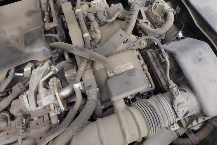 Used Toyota Avalon 2019 Dual-Engine 2.5L Luxury Edition China VI Standard Engine Bay Left