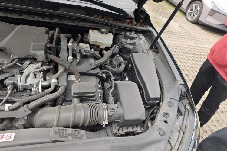 Used Toyota Avalon 2019 Dual-Engine 2.5L Luxury Edition China V Standard Engine Bay Left