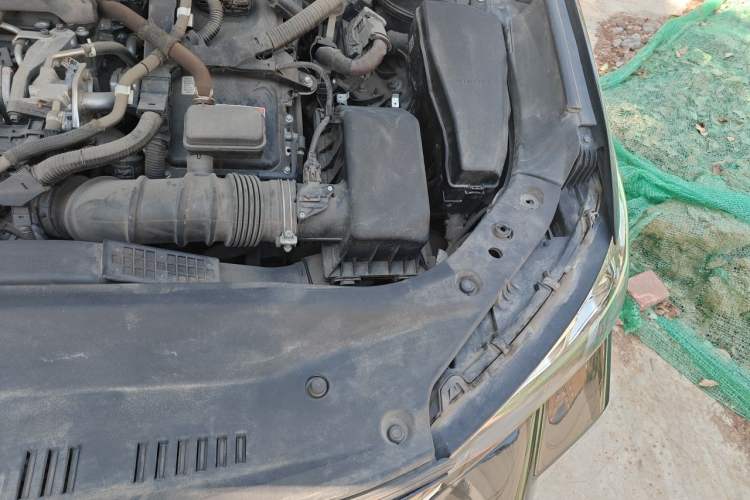 Used Toyota Avalon 2019 Dual-Engine 2.5L Luxury Edition China VI Standard Engine Bay Left