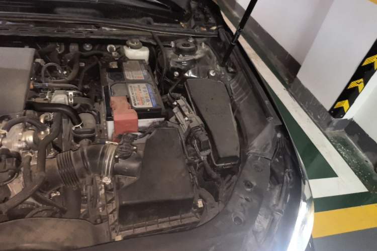 Used Toyota Avalon 2019 2.0L XLE Premium Edition China VI Engine Bay Left