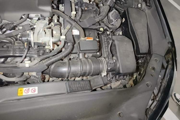Used Toyota Avalon 2019 Dual-Engine 2.5L Limited Flagship Edition China VI Standard Engine Bay Left