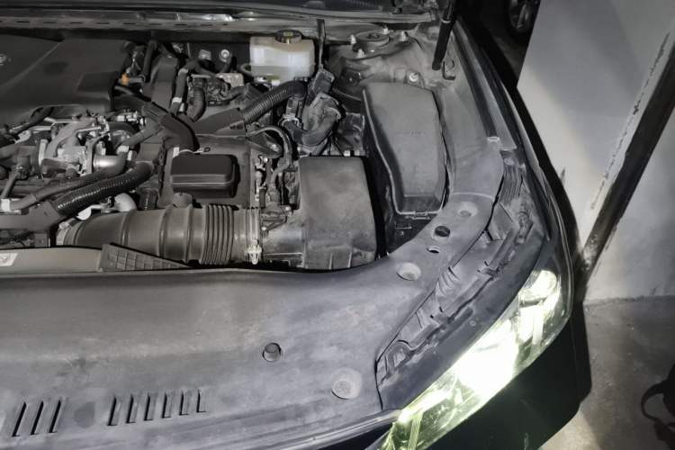 Used Toyota Avalon 2019 Dual-Engine 2.5L Luxury Edition China VI Standard Engine Bay Left