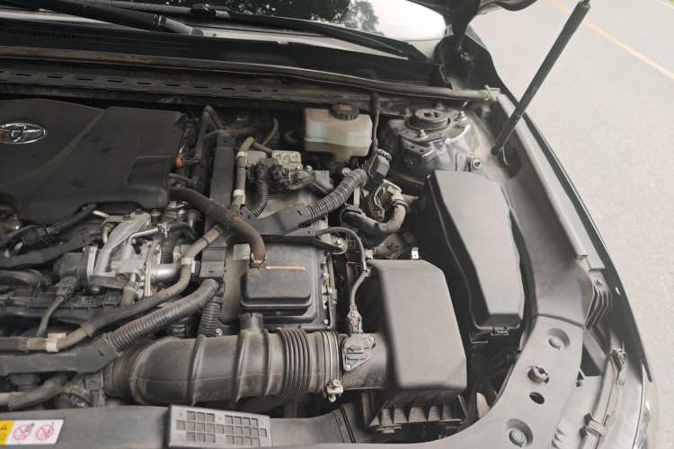 Used Toyota Avalon 2019 Dual-Engine 2.5L Limited Flagship Edition China VI Standard Engine Bay Left
