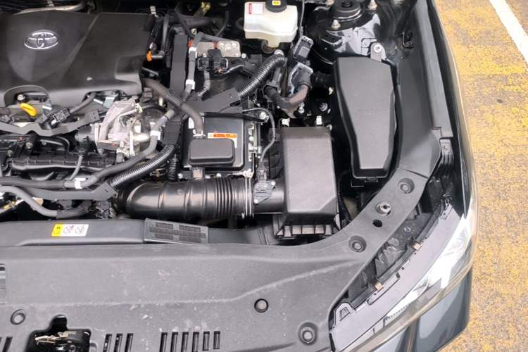 Used Toyota Avalon 2019 Dual-Engine 2.5L XLE Prestige Version China VI Standard Engine Bay Left