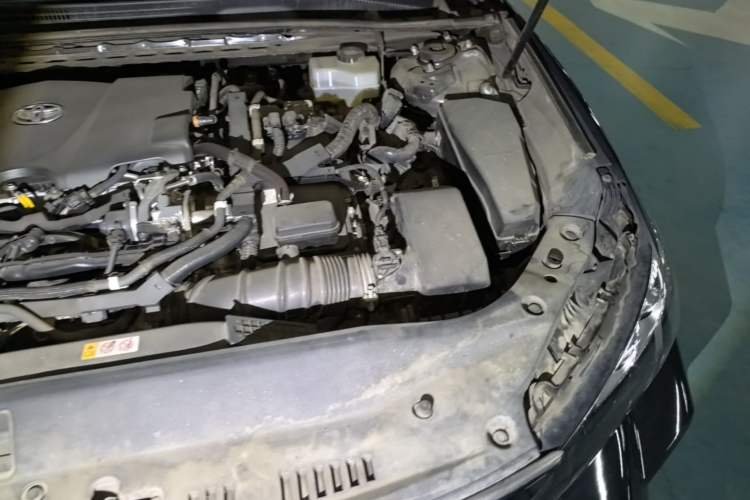 Used Toyota Avalon 2019 Dual-Engine 2.5L XLE Prestige Version China VI Standard Engine Bay Left