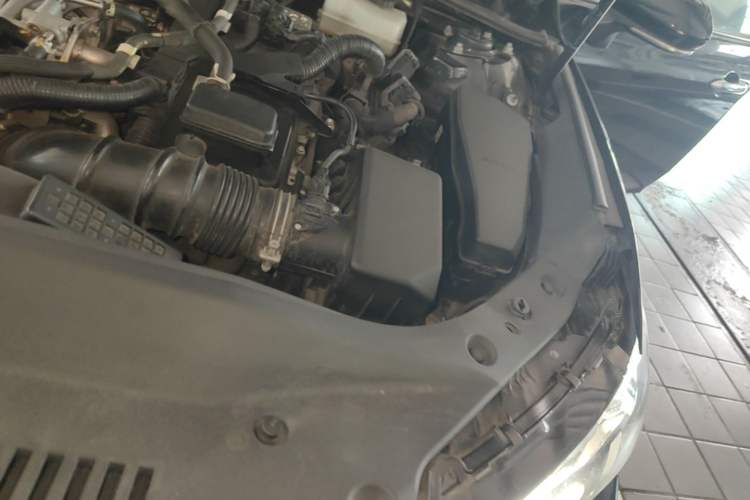Used Toyota Avalon 2019 Dual-Engine 2.5L Luxury Edition China VI Standard Engine Bay Left